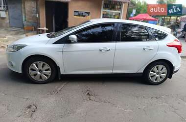 Хэтчбек Ford Focus 2013 в 