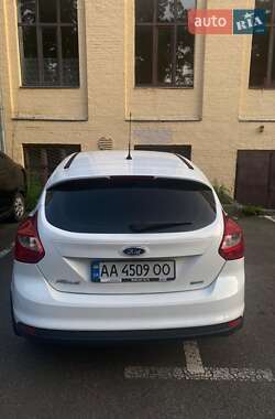 Хэтчбек Ford Focus 2013 в 