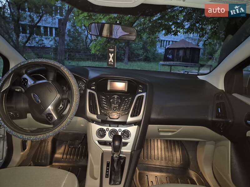 Седан Ford Focus 2014 в Николаеве фото 7 Седан Ford Focus 2014 в Николаеве