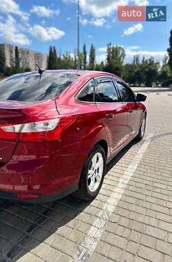 Седан Ford Focus 2012 в 