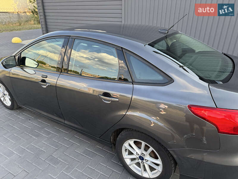 Седан Ford Focus 2015 в Кропивницком