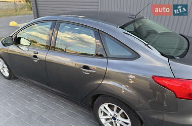 Седан Ford Focus 2015 в 