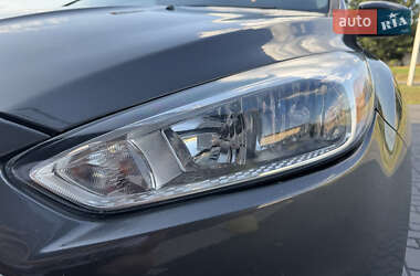 Седан Ford Focus 2015 в 