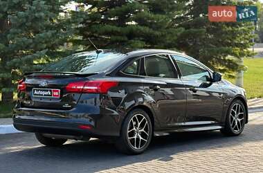 Седан Ford Focus 2015 в 