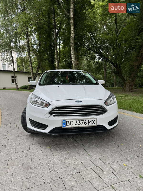 Хэтчбек Ford Focus 2015 в Львове