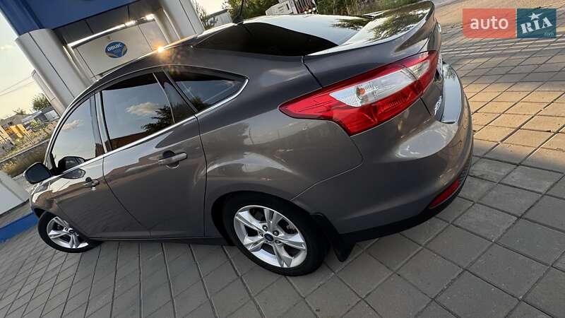 Седан Ford Focus 2013 в Миргороді