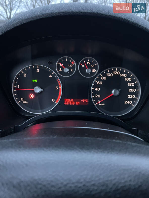 Хэтчбек Ford Focus 2007 в Чемеровцах