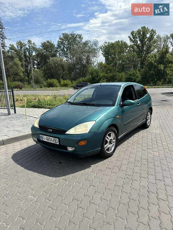 Хэтчбек Ford Focus 2001 в 
