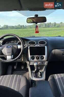 Хэтчбек Ford Focus 2009 в 