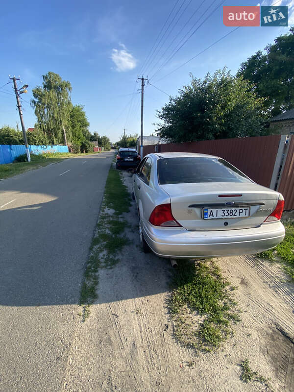Седан Ford Focus 2000 в Барышевке