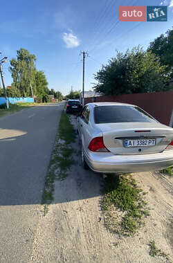 Седан Ford Focus 2000 в 