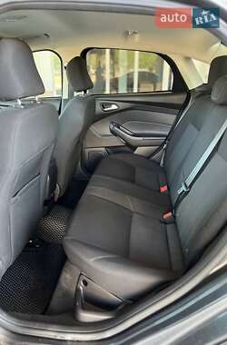 Седан Ford Focus 2016 в 