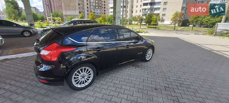 Хэтчбек Ford Focus 2013 в Киеве