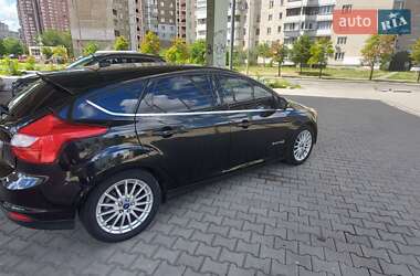 Хэтчбек Ford Focus 2013 в 