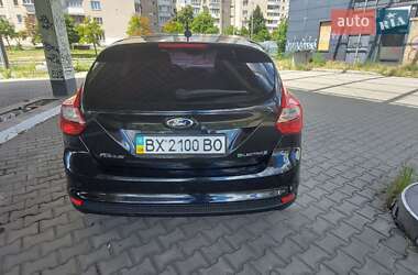 Хэтчбек Ford Focus 2013 в 
