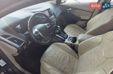 Хэтчбек Ford Focus 2013 в 