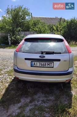 Хэтчбек Ford Focus 2005 в 