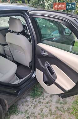 Седан Ford Focus 2015 в 