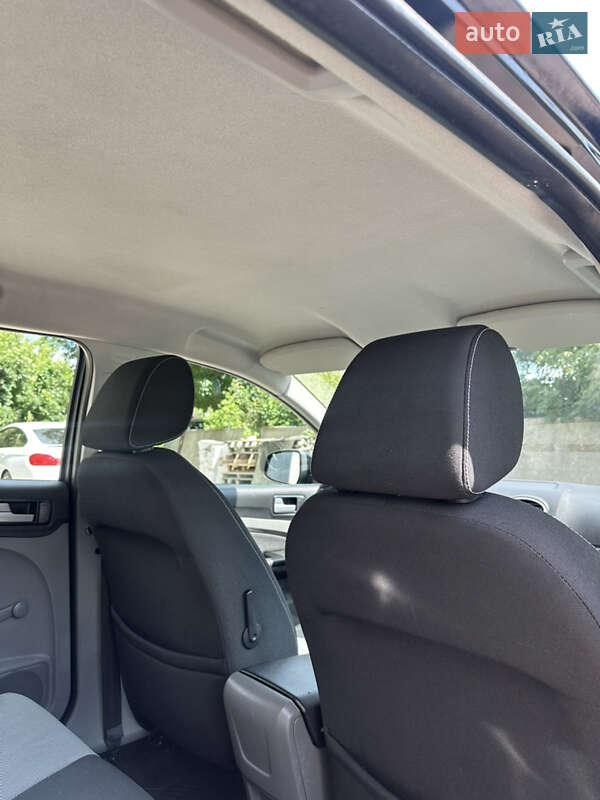 Универсал Ford Focus 2010 в Хороле