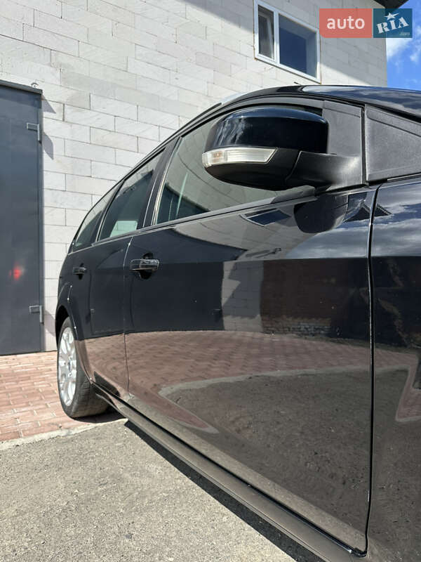 Универсал Ford Focus 2010 в Хороле