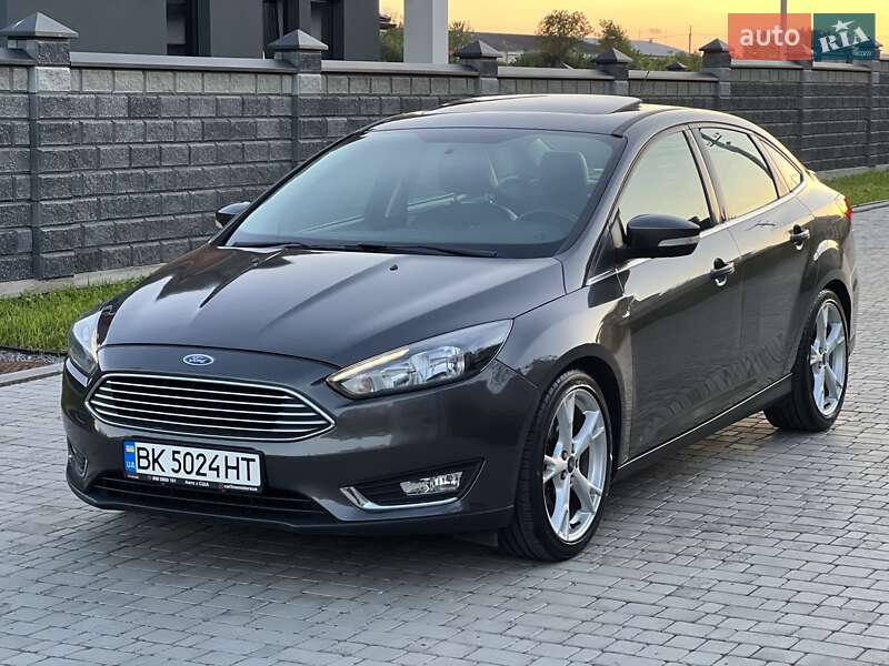 Седан Ford Focus 2015 в 