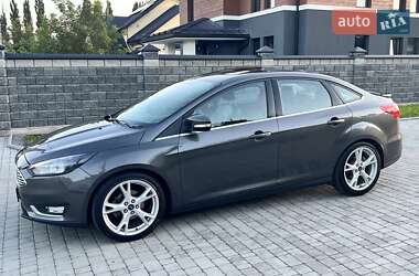 Седан Ford Focus 2015 в 