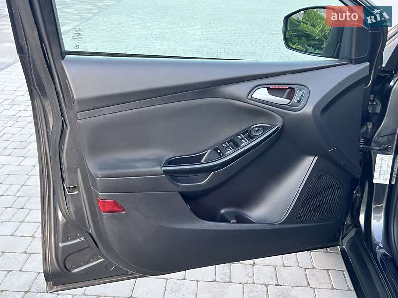 Седан Ford Focus 2015 в Ровно