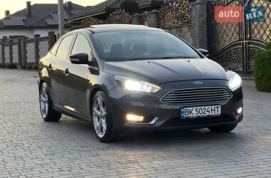 Седан Ford Focus 2015 в 