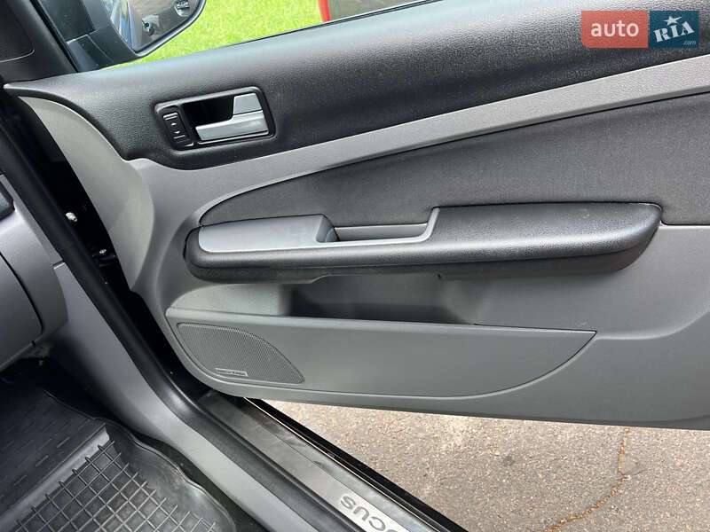 Хэтчбек Ford Focus 2009 в Ровно