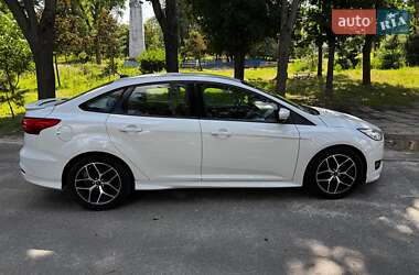 Седан Ford Focus 2016 в 