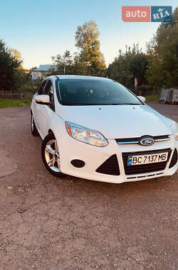 Хэтчбек Ford Focus 2012 в 