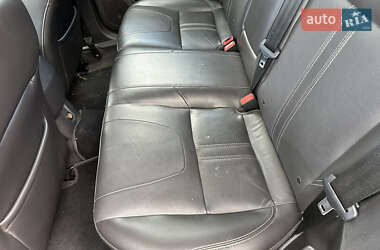Хэтчбек Ford Focus 2012 в 