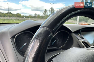Хэтчбек Ford Focus 2012 в 