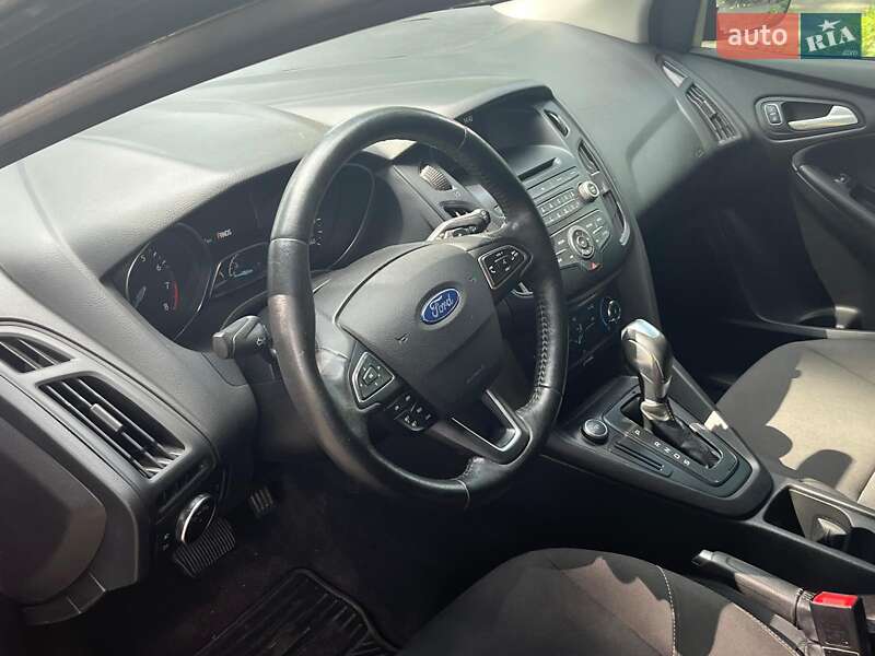 Хэтчбек Ford Focus 2015 в Киеве