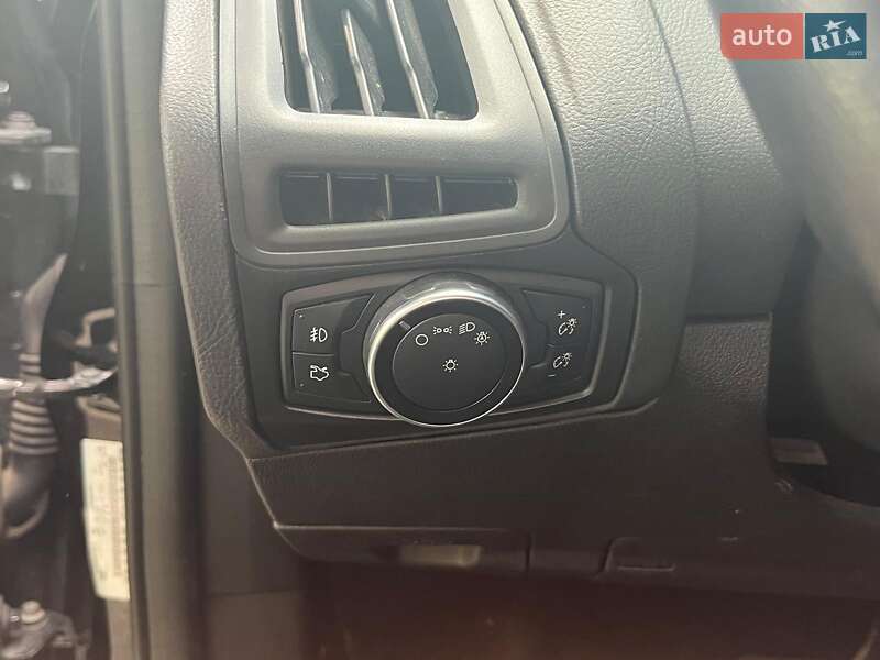 Хэтчбек Ford Focus 2015 в Киеве