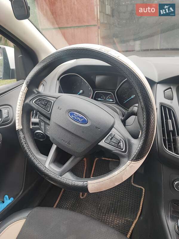 Хэтчбек Ford Focus 2015 в Василькове фото 2 Хэтчбек Ford Focus 2015 в Василькове