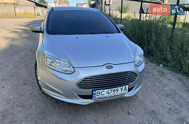 Хэтчбек Ford Focus 2011 в 