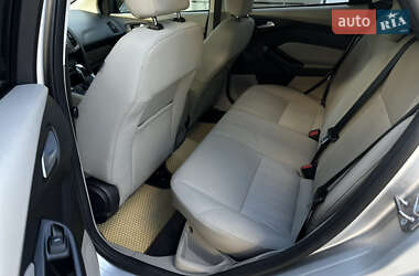 Хэтчбек Ford Focus 2015 в 