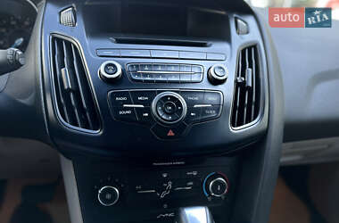 Хэтчбек Ford Focus 2015 в 
