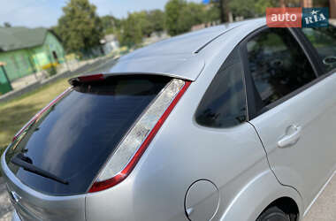 Хэтчбек Ford Focus 2010 в 