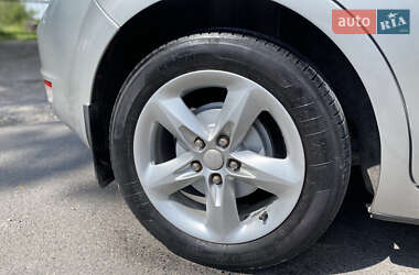 Хэтчбек Ford Focus 2010 в 