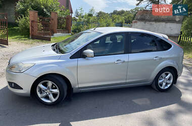 Хэтчбек Ford Focus 2010 в 