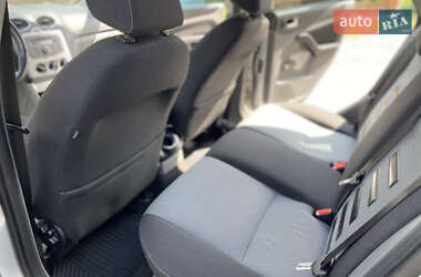 Хэтчбек Ford Focus 2010 в 