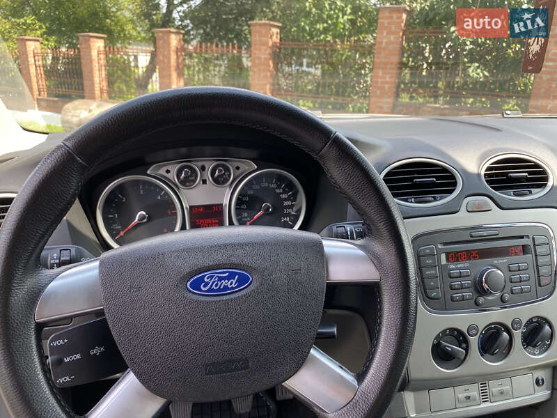 Хэтчбек Ford Focus 2010 в Тернополе
