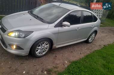 Хэтчбек Ford Focus 2010 в 