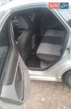 Хэтчбек Ford Focus 2010 в 