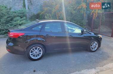 Седан Ford Focus 2015 в 