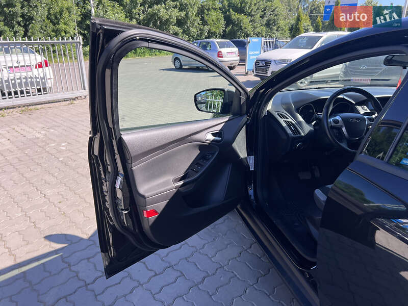 Хэтчбек Ford Focus 2014 в Нововолынске