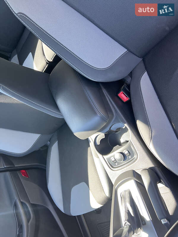 Хэтчбек Ford Focus 2014 в Нововолынске