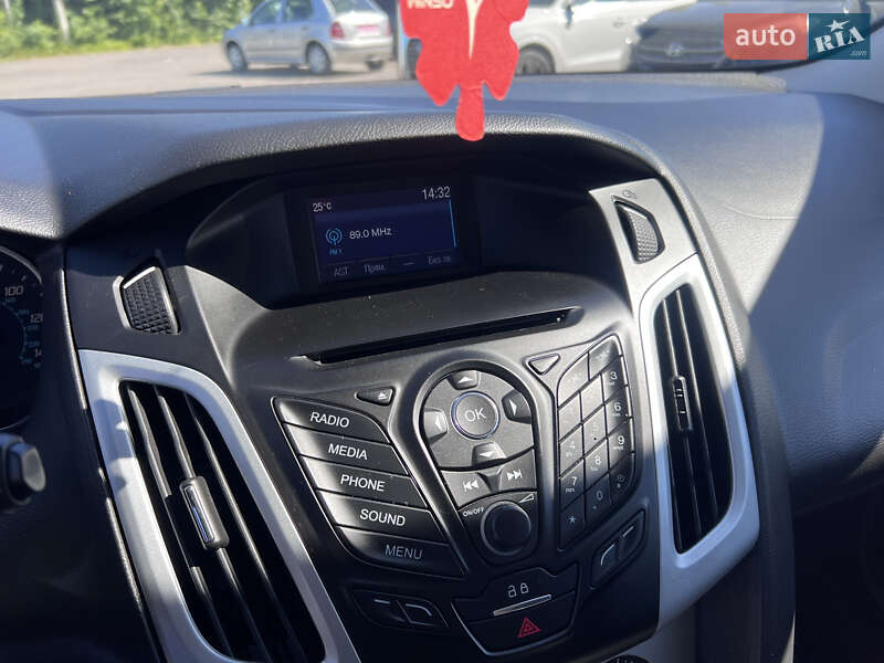 Хэтчбек Ford Focus 2014 в Нововолынске